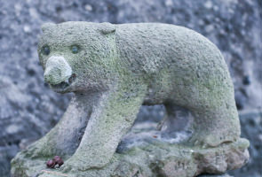 クマの狛犬