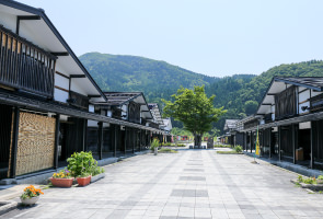 黒石伝統こけし02