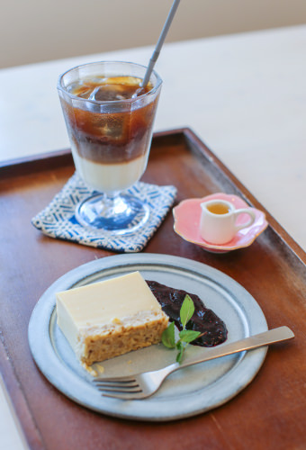 こぎんとアケビ蔓